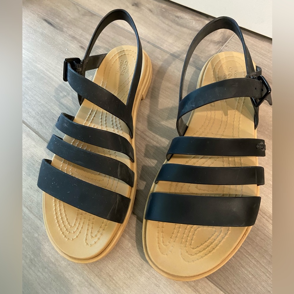 crocs tulum black tan flat strappy sandals size 6